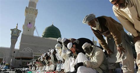  الاحتفال بالمولد النبوي الشريف لماذا الاختلاف؟  التوضيح - صناعة التوعية