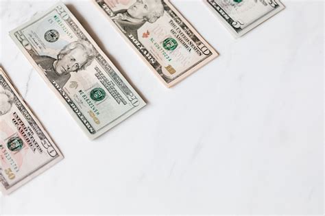 5 دولارات أمريكية في كم درهم إماراتي - سعر الدولار اليوم