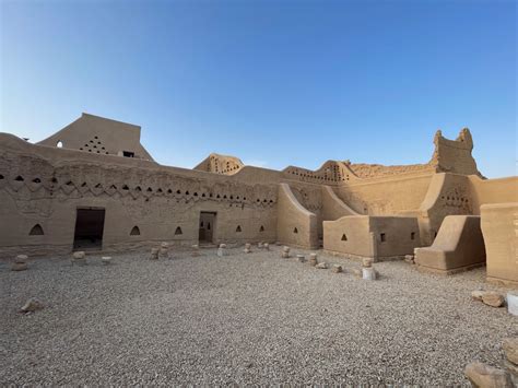 أسس الإمام عبدالله بن سعود قصر سلوى بحي الطريف - الدليل المفيد