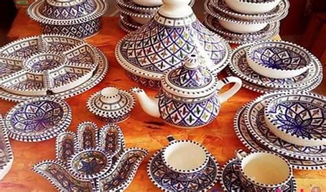 الأواني الخزفية هي مكان يتم فيه تجميع المياه، والتي تتكون من الطين العادي، ثم يتم تصفيته بالكامل من الماء، ويتم ذلك عن طريق إطلاق أوعية في أفران خاصة تساعد