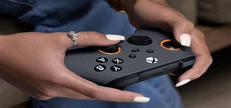 الإجابة على سؤال تُعرف لوحة الألعاب أيضًا باسم joypad