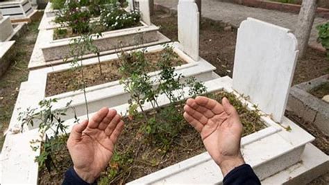 الصدقة الجارية للميت .. هذه أفضلها تخفف عنه عذاب القبر ولا يعرفها ...