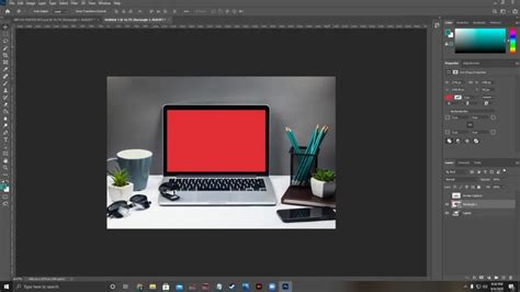 تعتمد على الصور ومعالجتها بأحد برامج الرسوميات مثل Adobe Photoshop