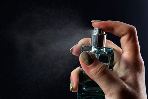 تعرف على تفسير ابن سيرين لرؤية العطر في المنام وشراء العطور في المنام