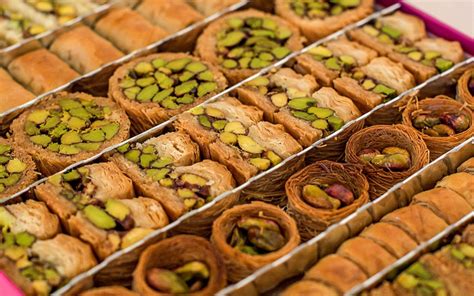 تفسير حلم الحلويات في المنام - الكفاح العربي سبورت