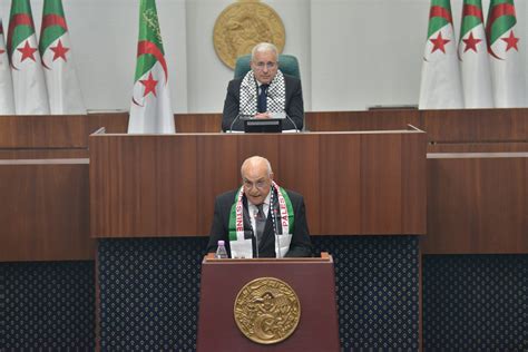 تقع على عاتق مجلس الوزراء مسؤولية اعتماد اللوائح، صحيحة أو خاطئة - موسوعة المناهج