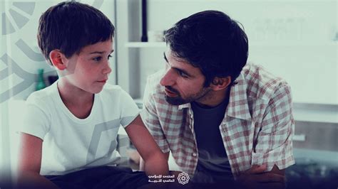 تم إظهار شرف الوالدين مع لعب الزوجتين دور الأب عندما فشل في النمو