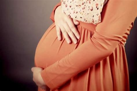 حلم رؤية يد الجنين تخرج من بطن امرأة حامل في المنام - موقعي حلم رؤية يد الجنين تخرج من بطن امرأة حامل في المنام - موقعي