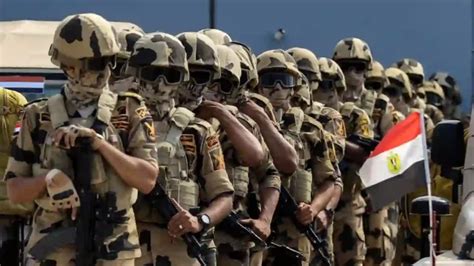 دفاع الجنود عن وطنهم الدفاع عن الحاضر مصدر تعالى وعلامة جلالة
