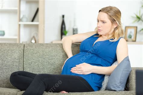 شخص ما يسرقني في حلمي لامرأة عزباء ، امرأة متزوجة ، امرأة حامل ورجل - ويكي العرب