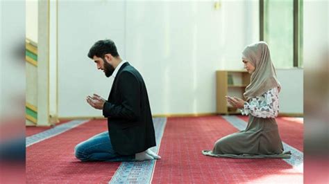 ظهر شرف الوالدين مع قيام الزوجين بدور الأب عندما كان غير قادر على الارتقاء إلى مستوى شيخوخته.