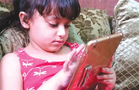 من مزايا الأجهزة الإلكترونية - تهمس حلاً