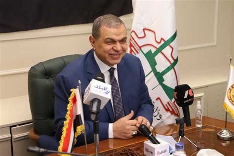 وزير القوى العاملة إجازة عيد الأضحى للقطاع الخاص 6 أيام مدفوعة الأجر - الوطن