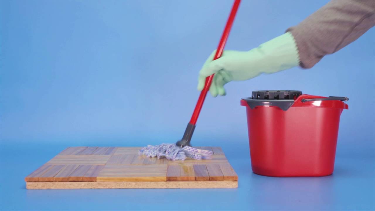 Een Houten Vloer Schoonmaken En Dweilen | Cleanipedia