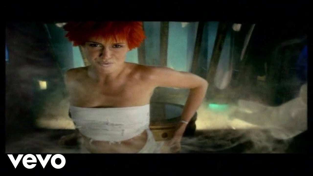 AronChupa & Little Sis Nora Llama In My Living Room