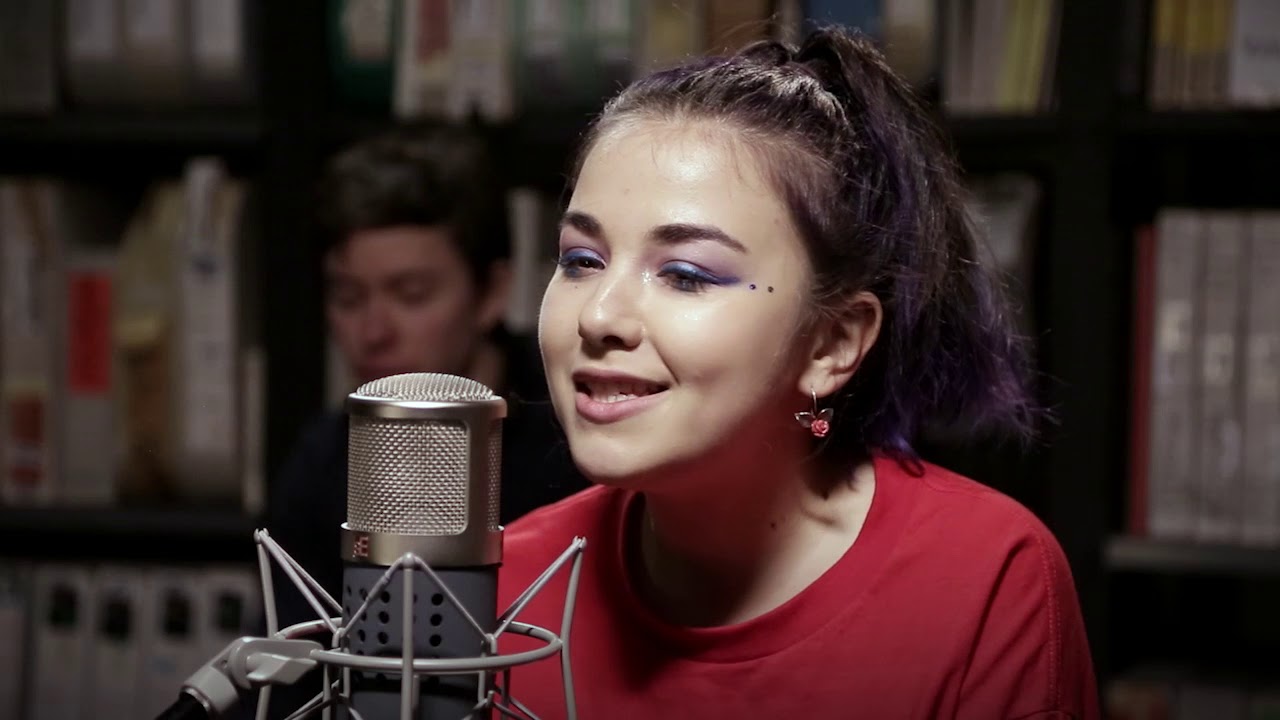 EZI Dancing in a Room Paste