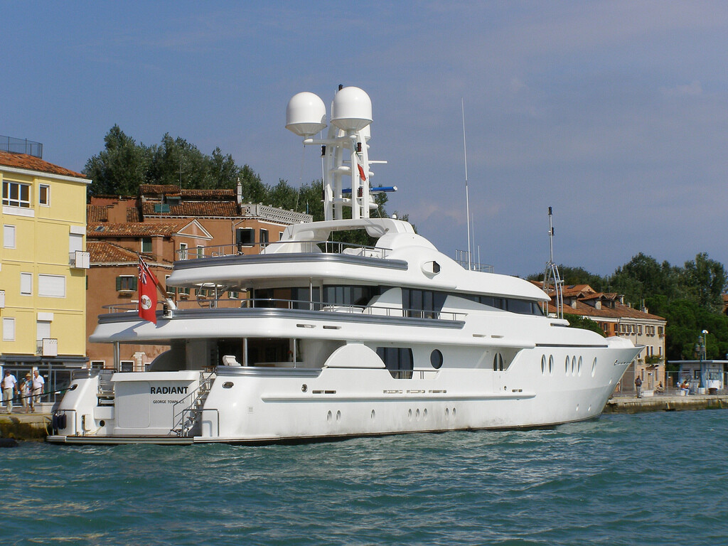 Lightning Superyacht Specifications Luxury Motor Yacht