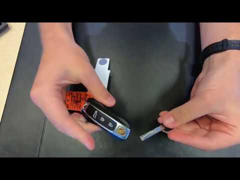 How to open the Porsche Cayenne - Macan with the key? (With video)