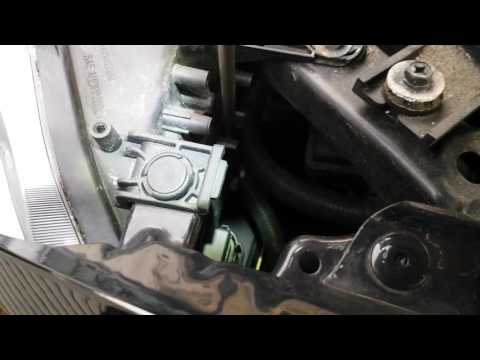 How to adjust the headlights in the Nissan Rogue? (With video)