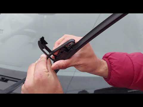 How to replace the windshield wipers of the Nissan Qashqai (With video)