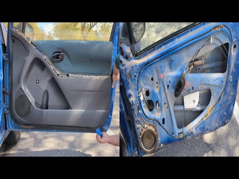 How to disassemble the front door panel of the Toyota Yaris (With video)