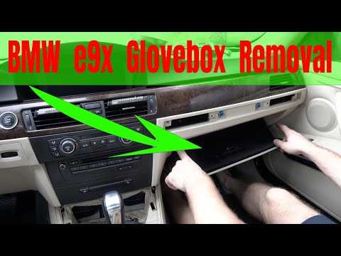Cómo desmontar el cajón portaobjetos de la Serie 3 de BMW (Con vídeo)