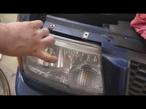 How to replace the front headlight bulb of the Ford Ranger (With video)