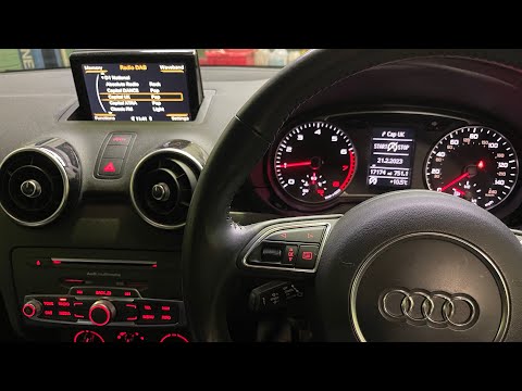 How to set the time on the central display of the Audi A1 (With video)