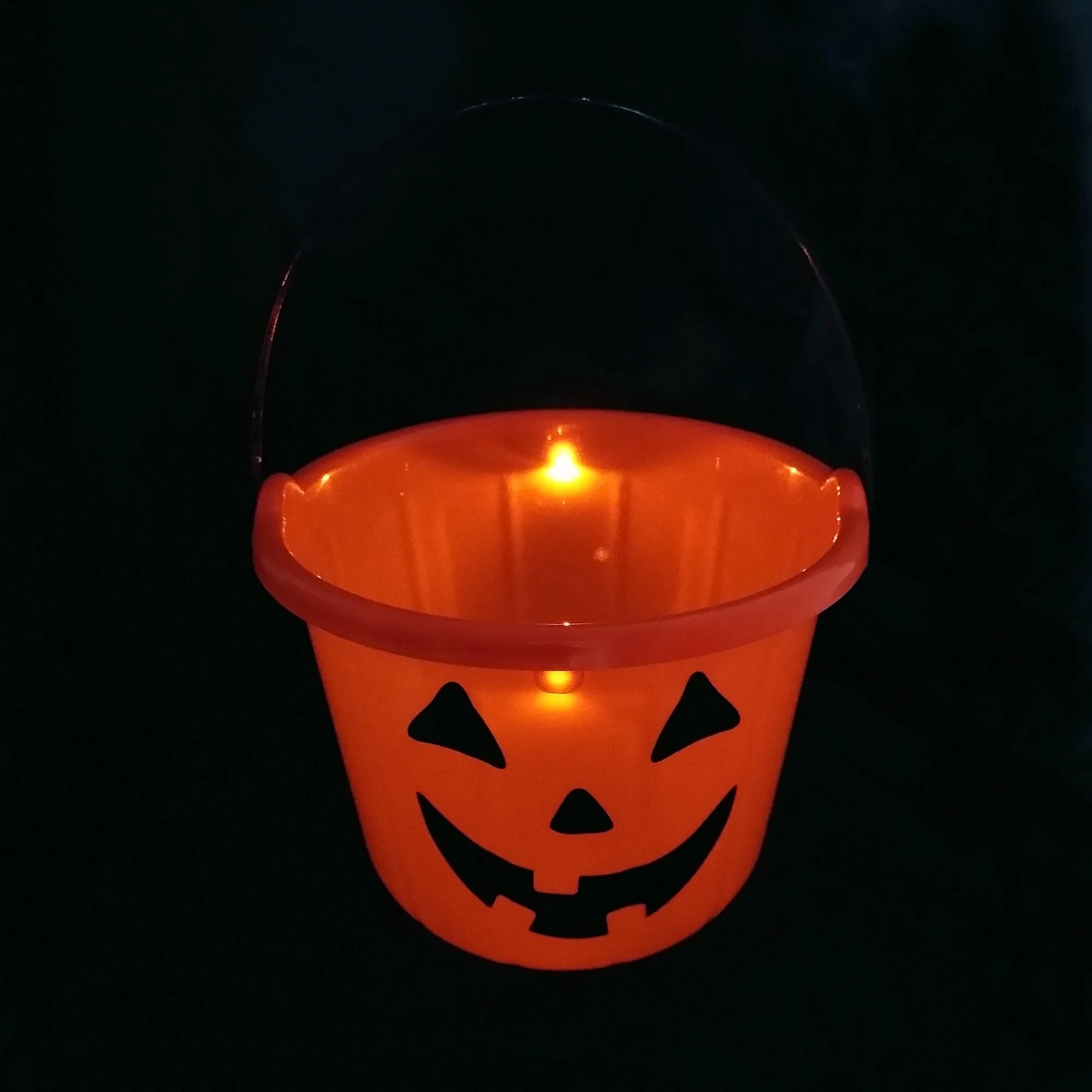 Way to Celebrate Halloween Orange LightUp Bucket,plastic bucket, led light, battery operated, 3