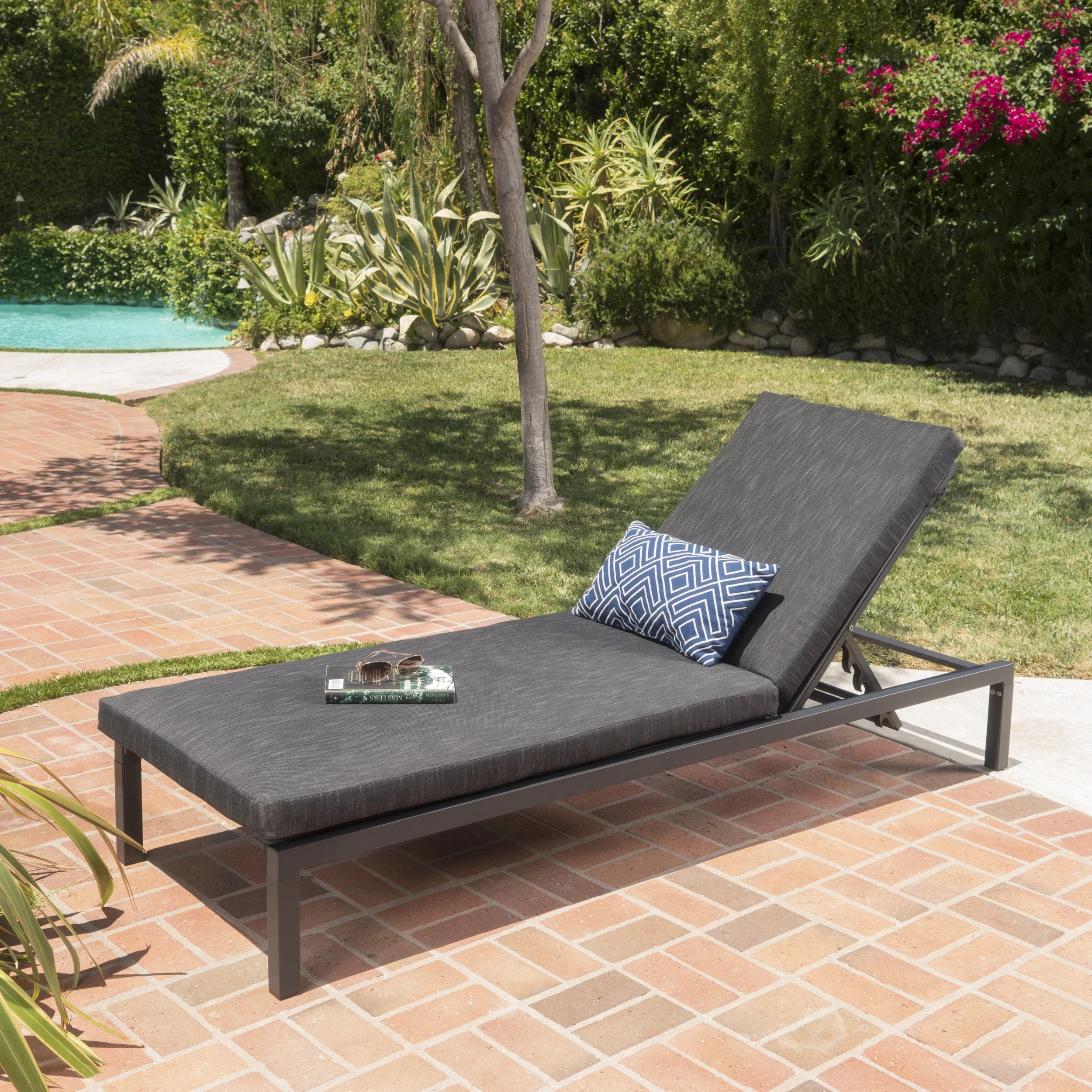 Quentin Outdoor Mesh Chaise Lounge with Aluminum Frame and Cushion