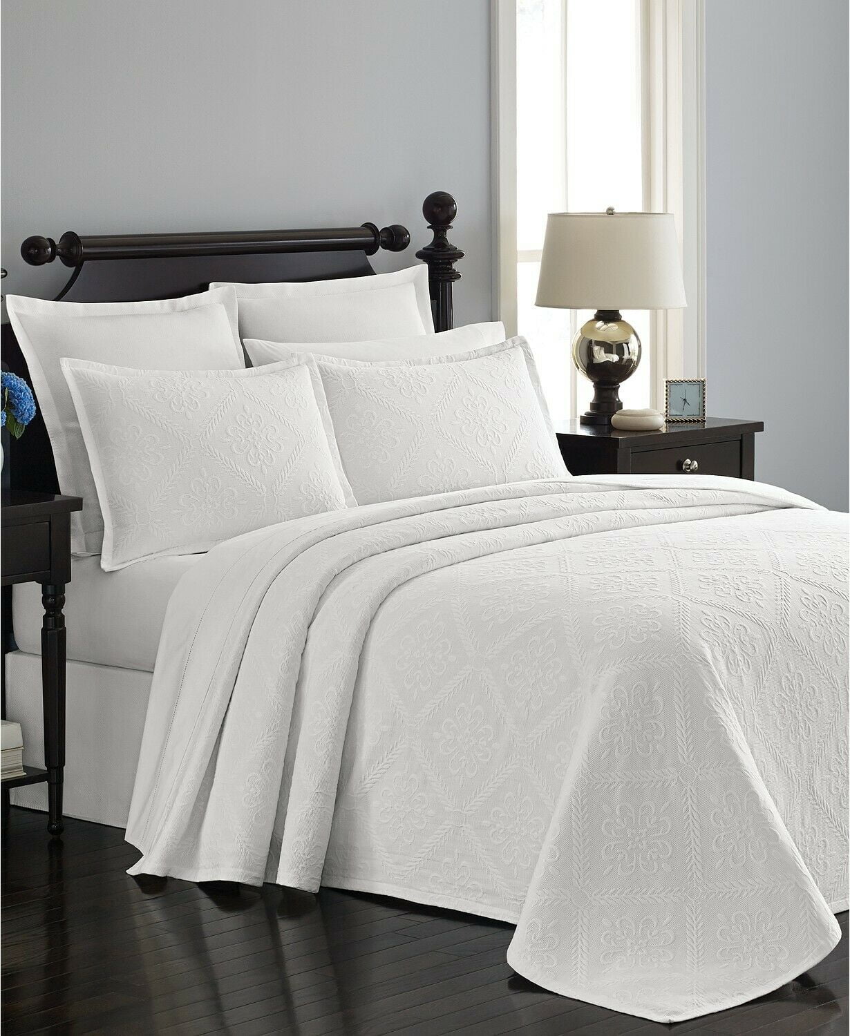 Martha Stewart 100 Cotton Castle Matelassé Floor Length Bedspread FULL