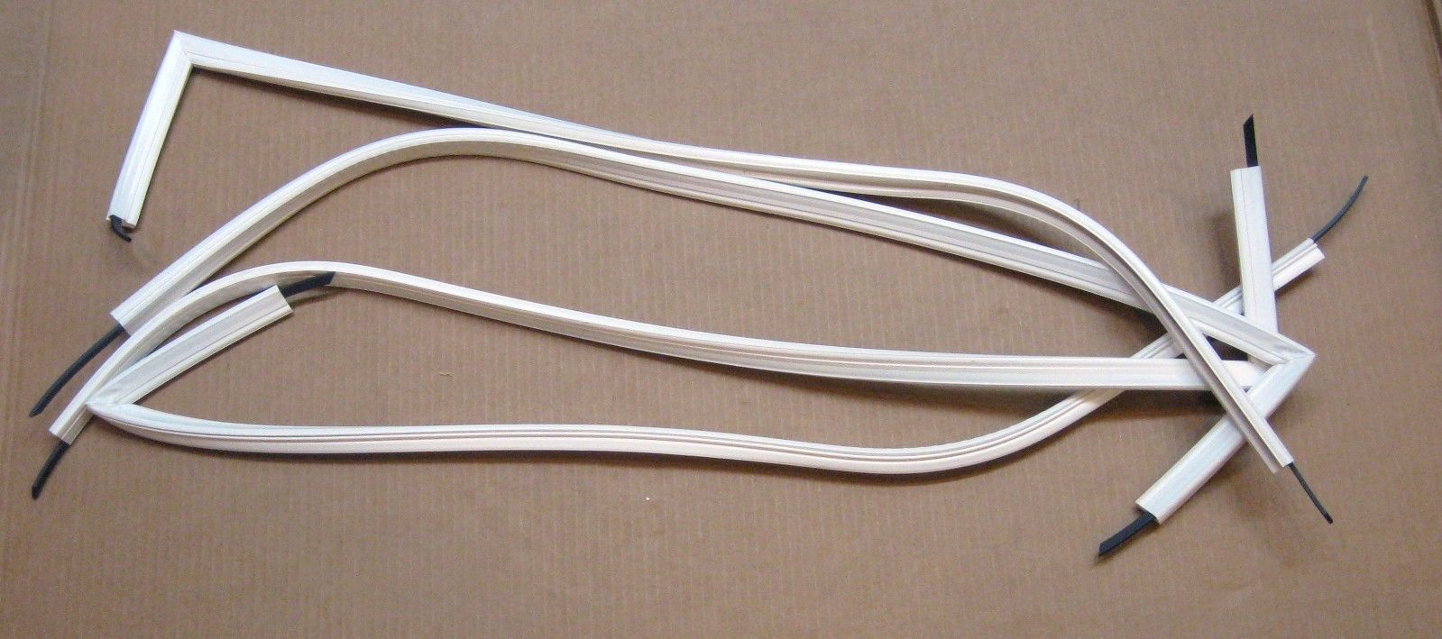 WR24X422 for General Electric Refrigerator Door Gasket PS296948