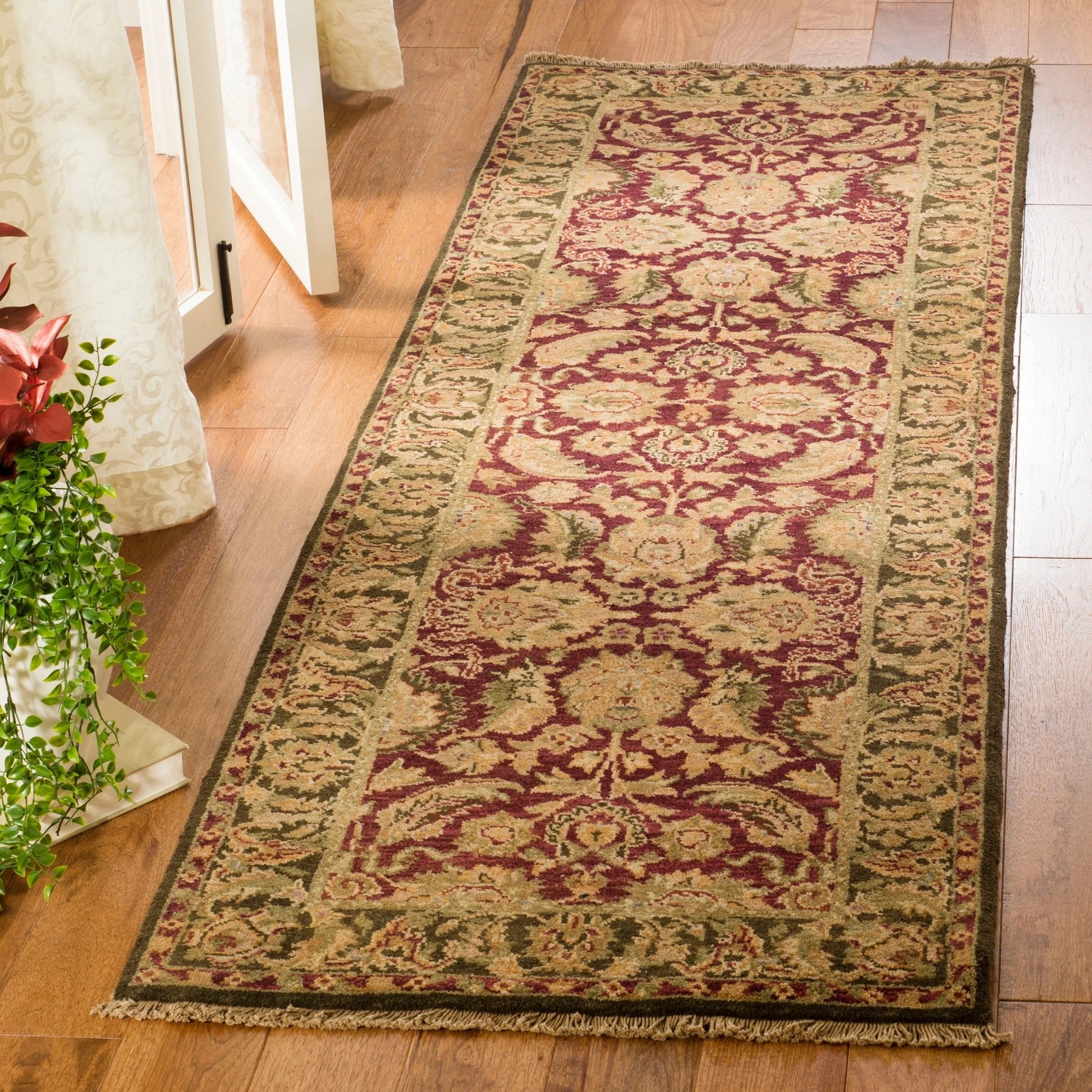 Safavieh Old World OW115A Burgundy, Green 2'6" x 8' Rug