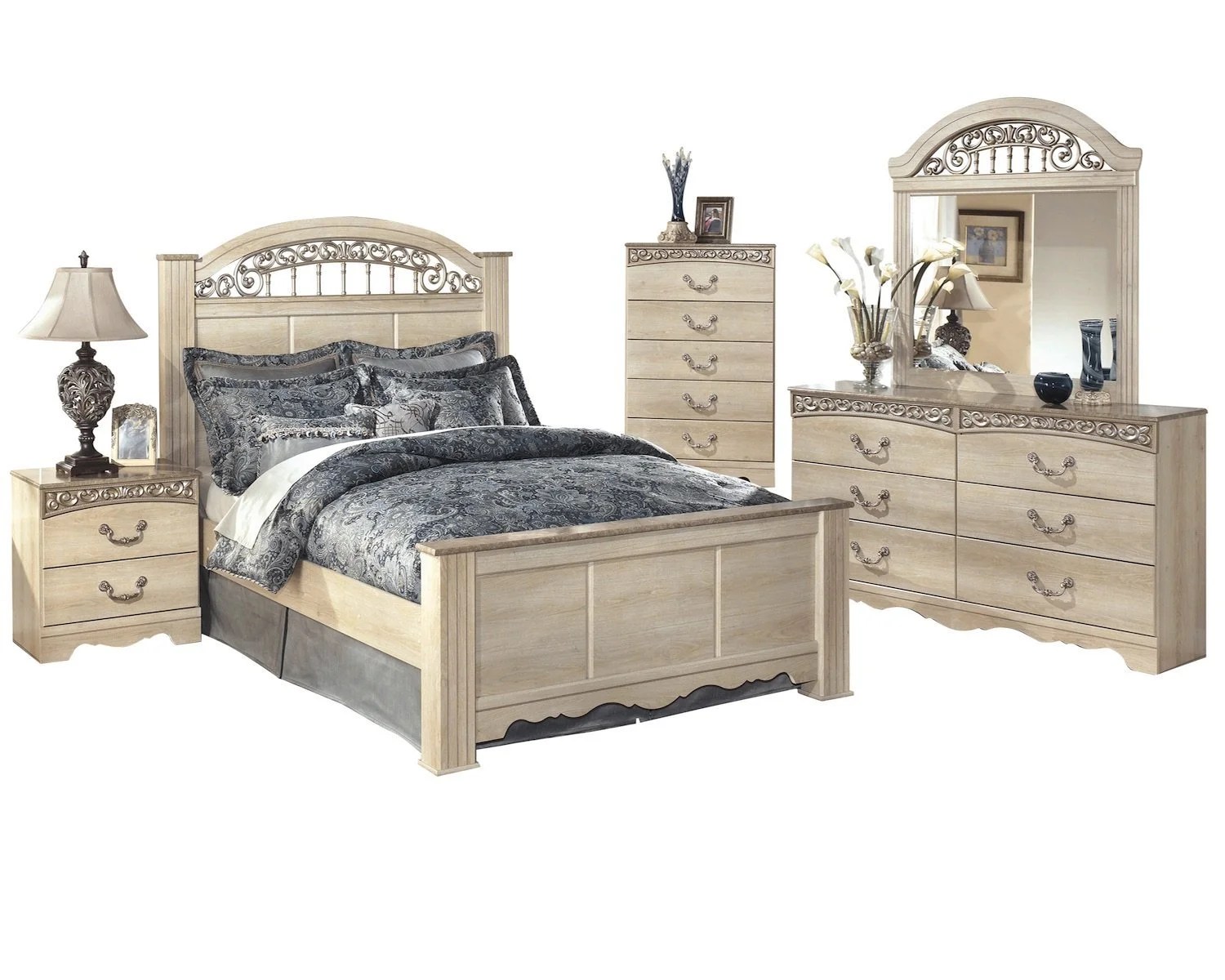 Ashley Furniture Catalina 5 PC Queen Poster Bedroom Set w/ Chest