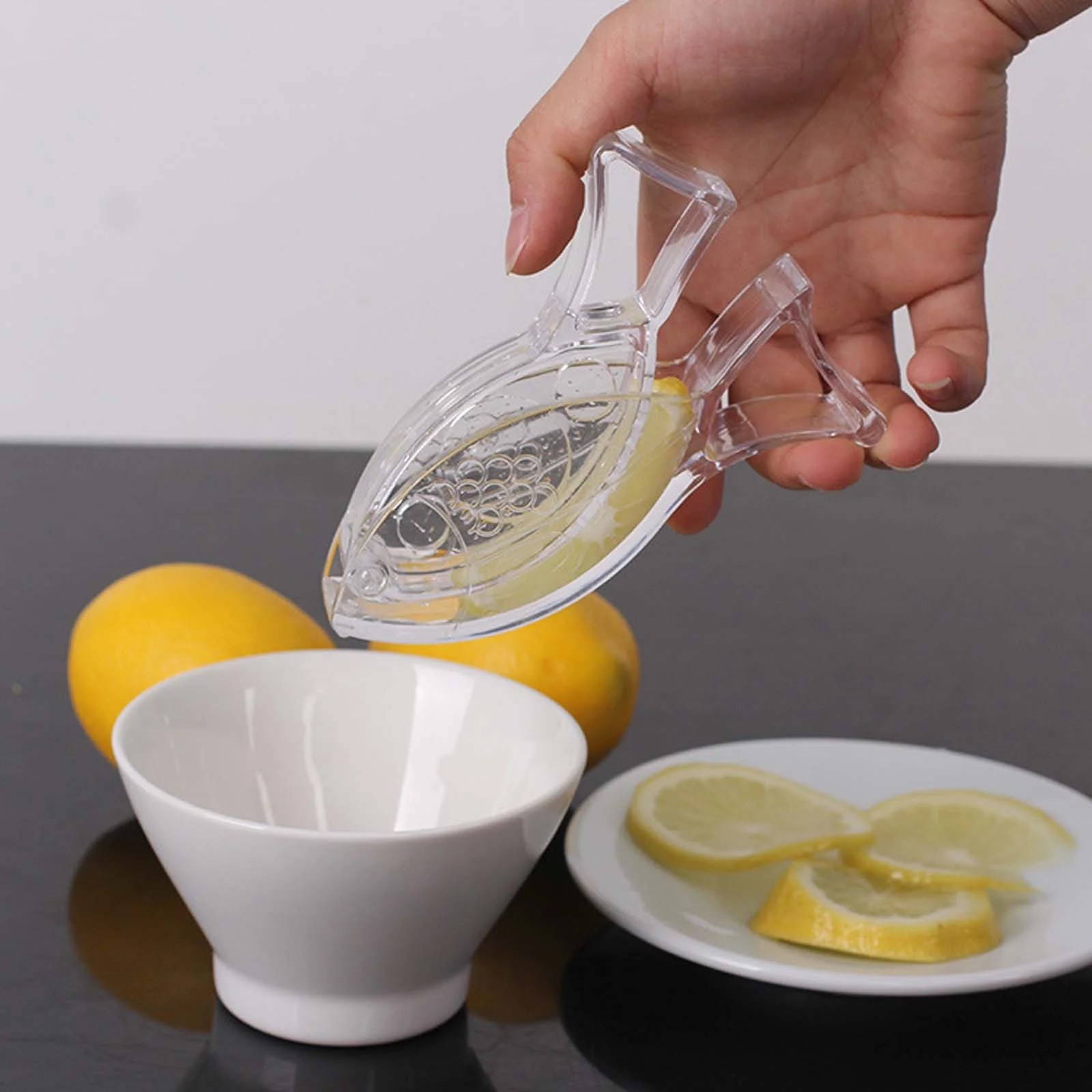 JIUKE Lemon Squeezer Fish Shaped Clear Lemon Juice Squeezer Mini Multi
