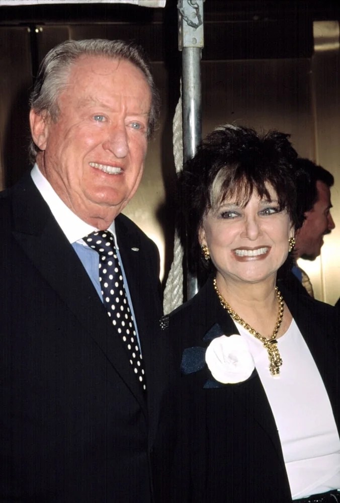 Tom Poston And Suzanne Pleshette At Nbc Upfront, Ny 5132002, By Cj(06)