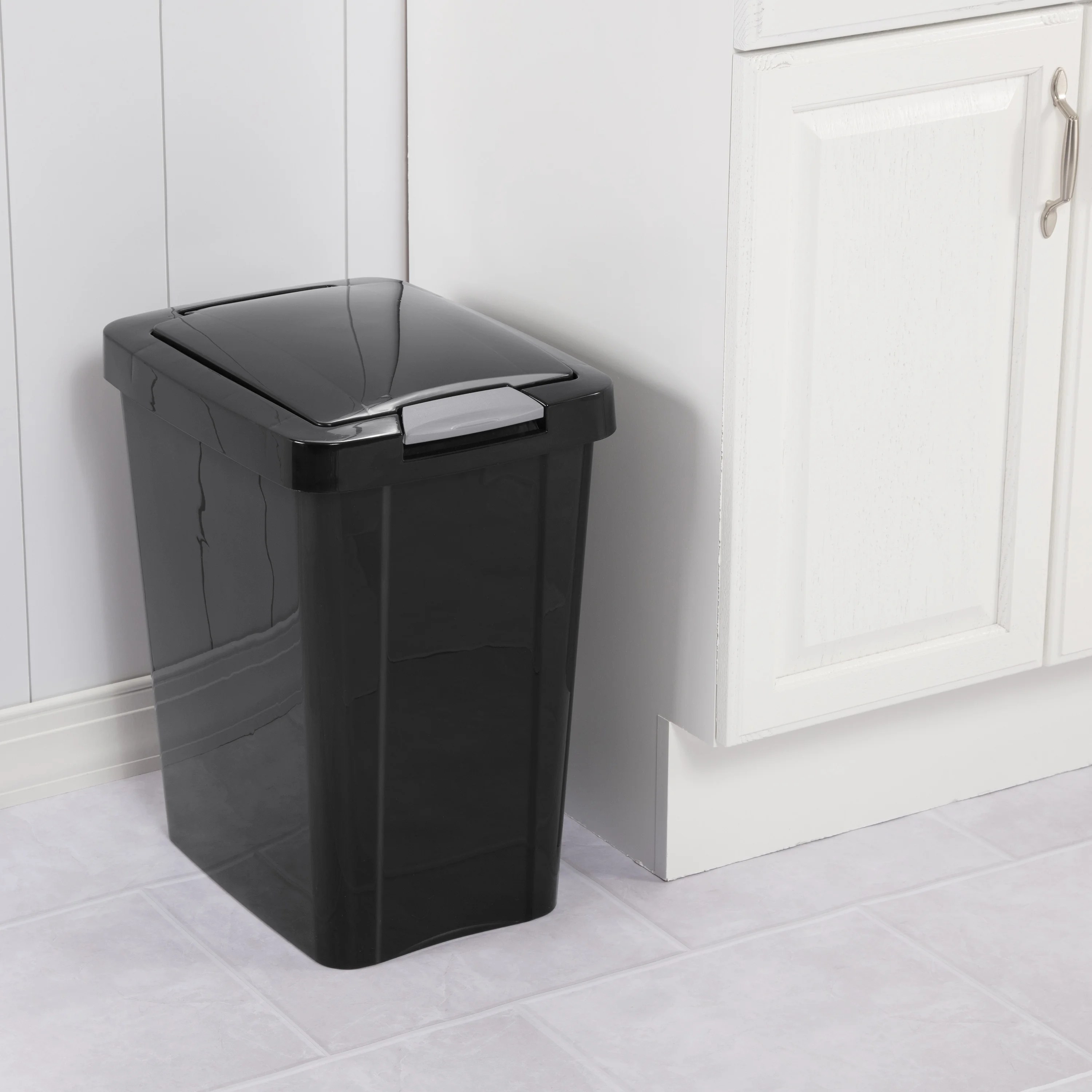 Sterilite, 7.5 Gal./28 L TouchTop™ Wastebasket, Black
