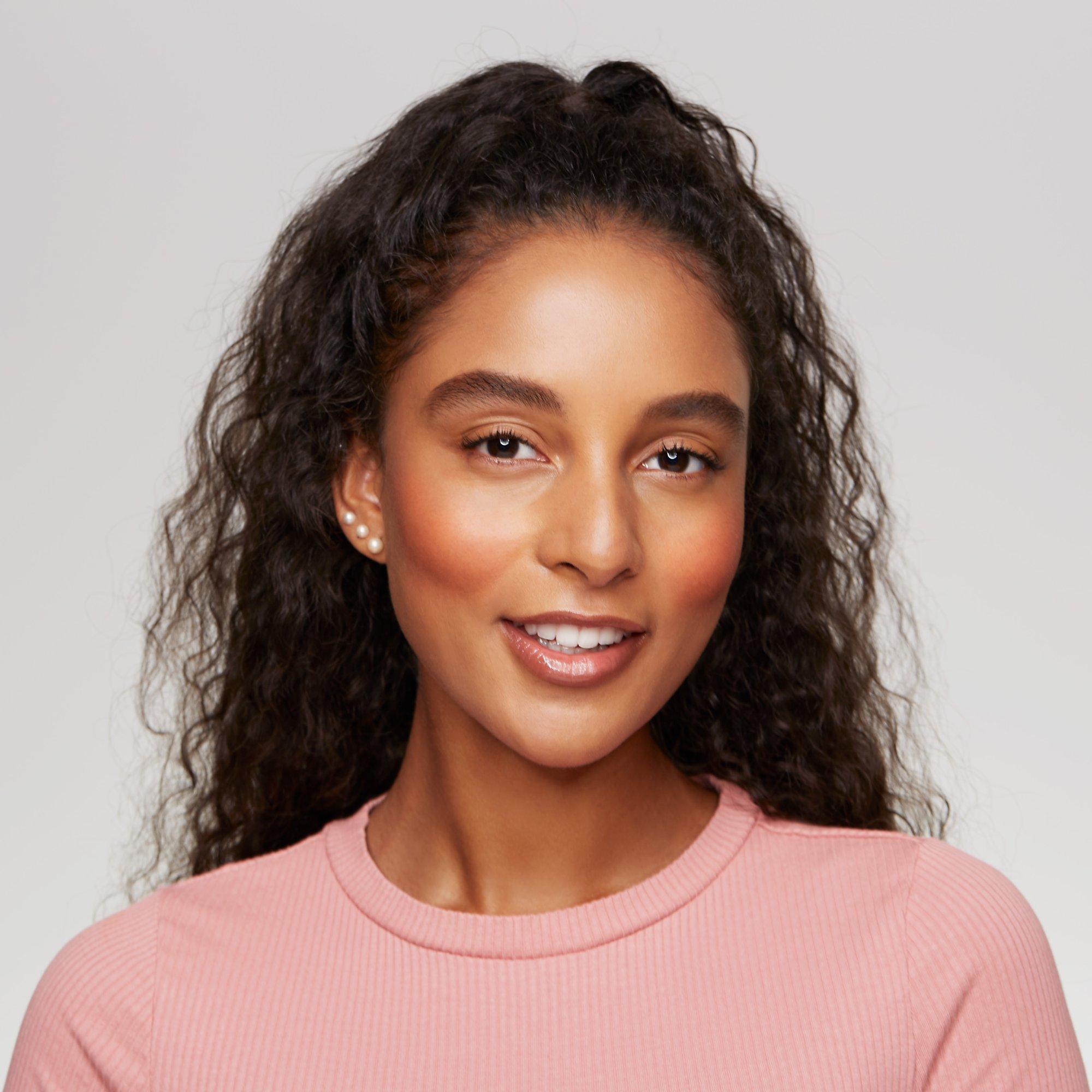 Acheter en ligne les produits essence the blush befitting