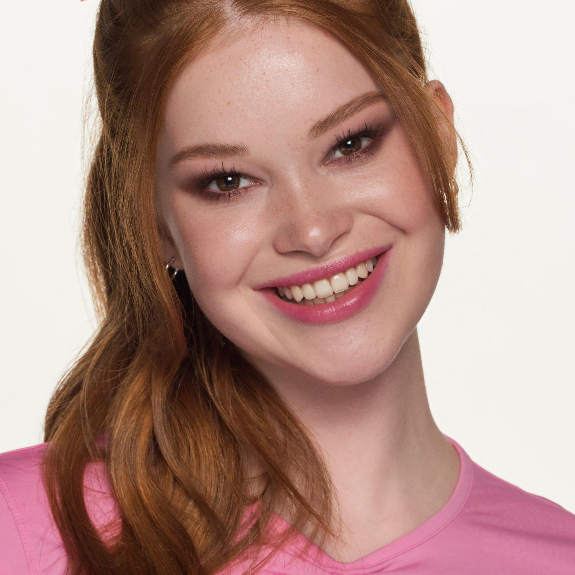 essence blend & line eyeshadow stick Full of Beans online entdecken