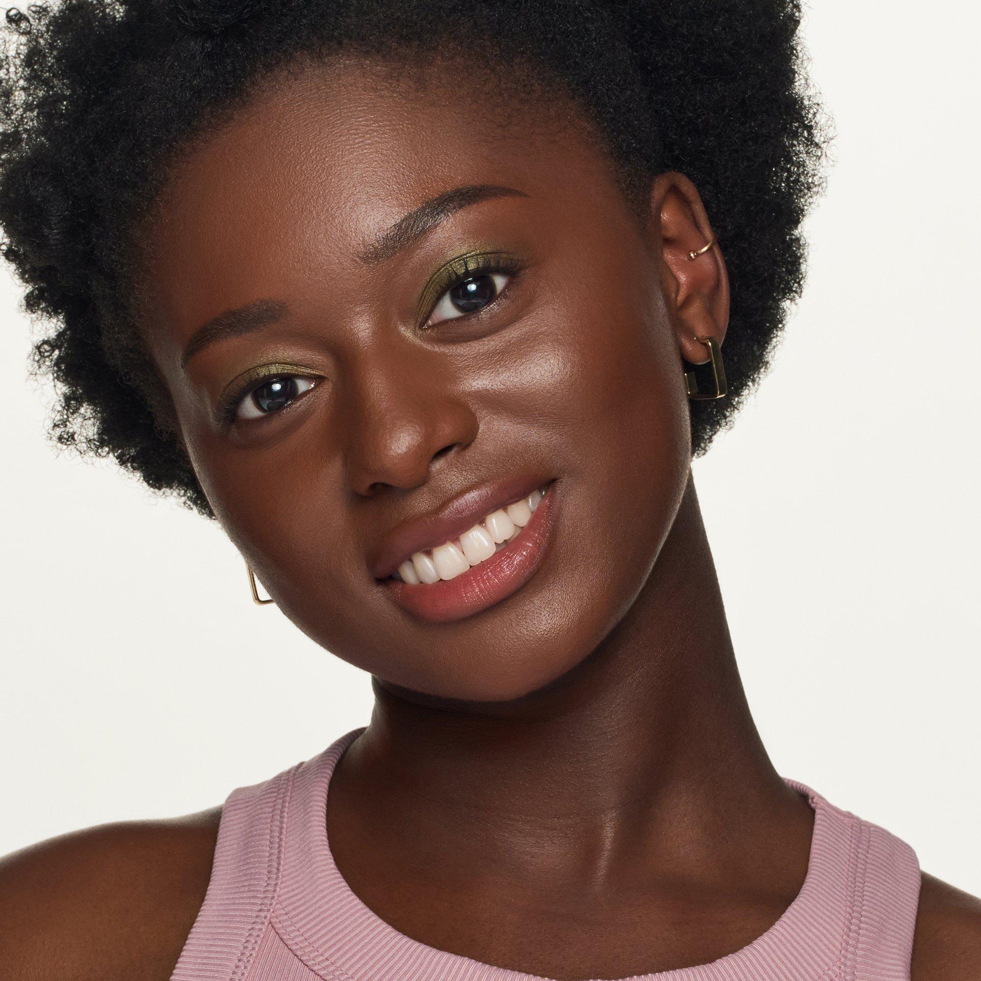 essence blend & line eyeshadow stick Feeling Leafy online entdecken