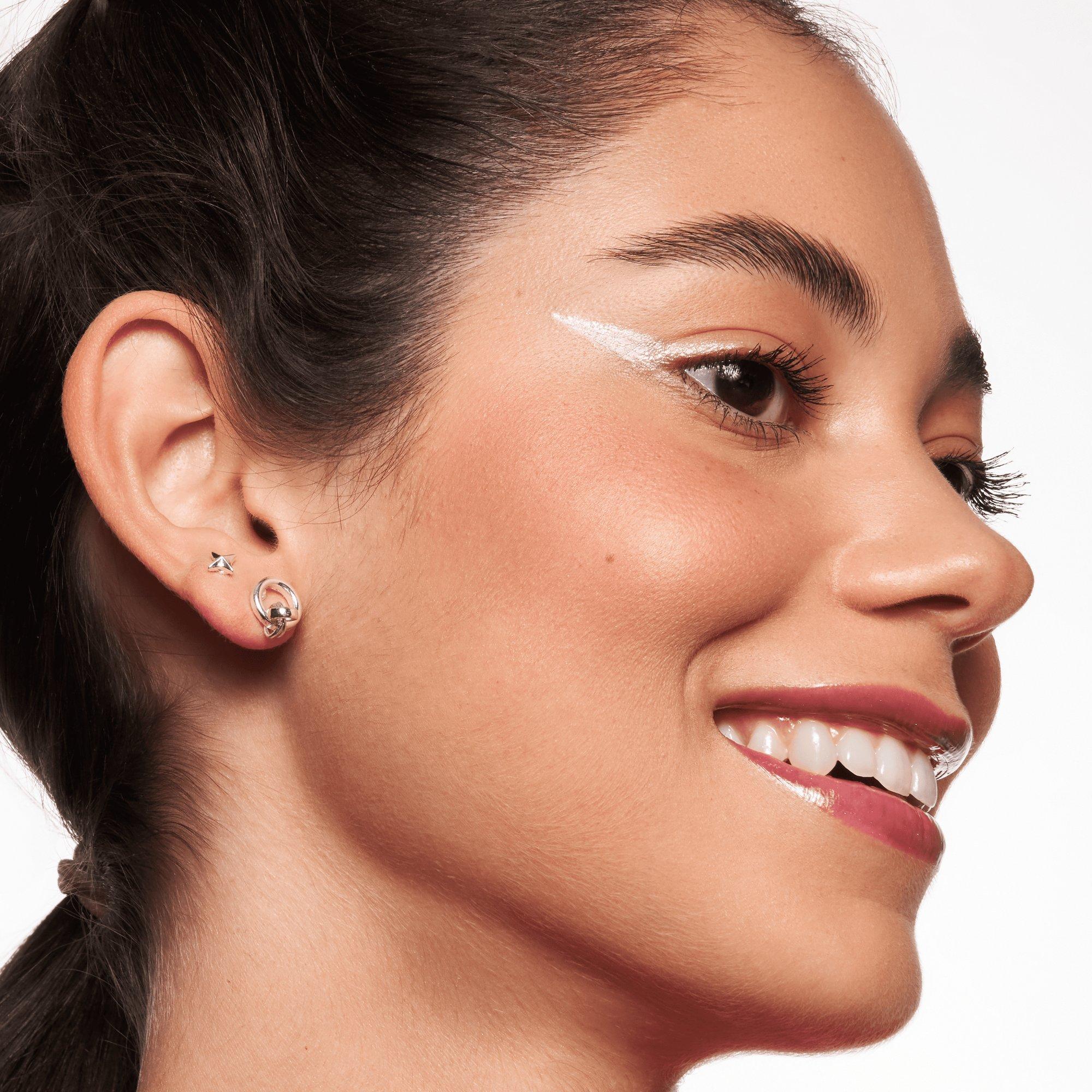 Acheter en ligne les produits essence META GLOW duochrome eye pencil