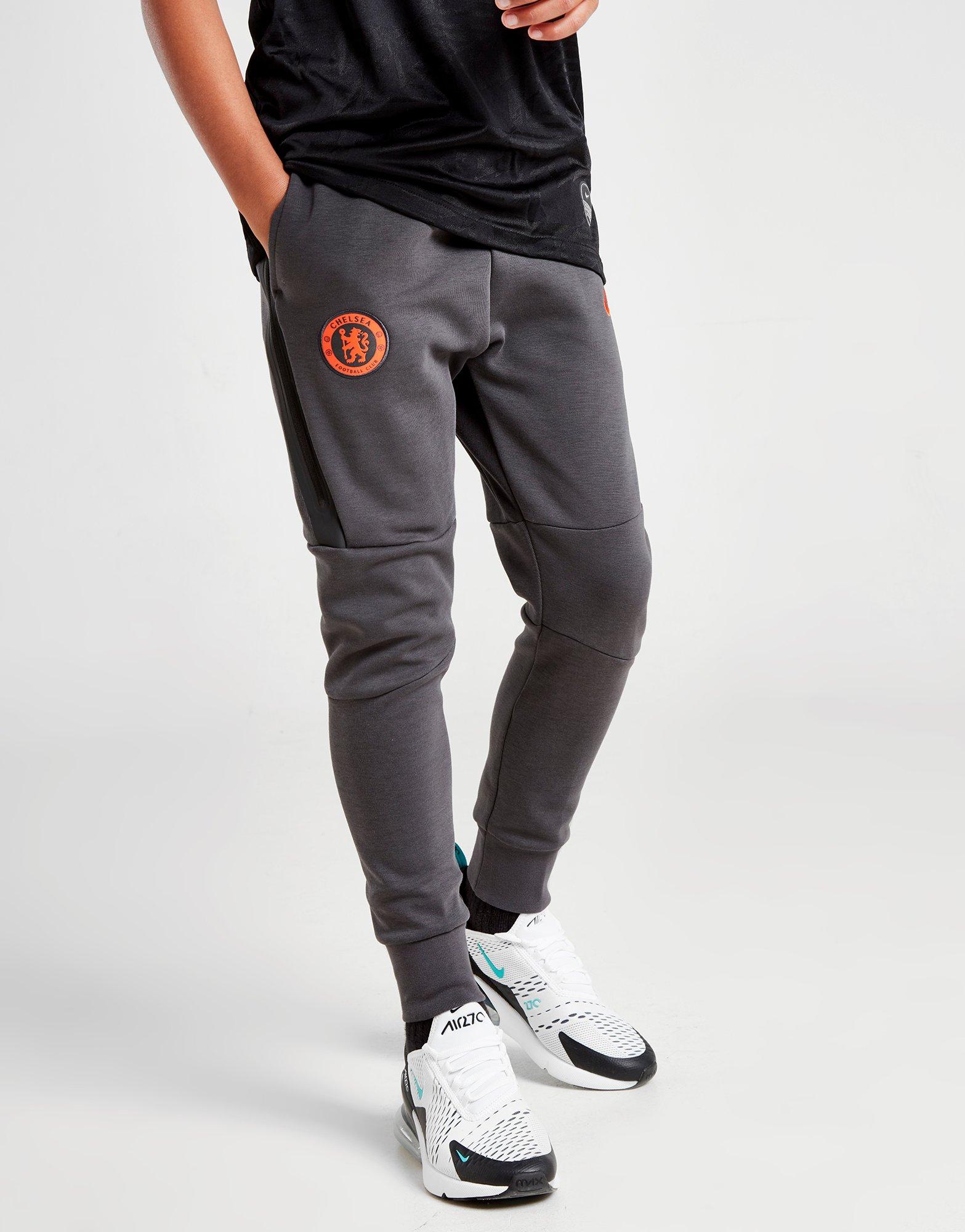Shop den Nike Chelsea FC Tech Fleece Jogginghose Kinder in Grau JD Sports