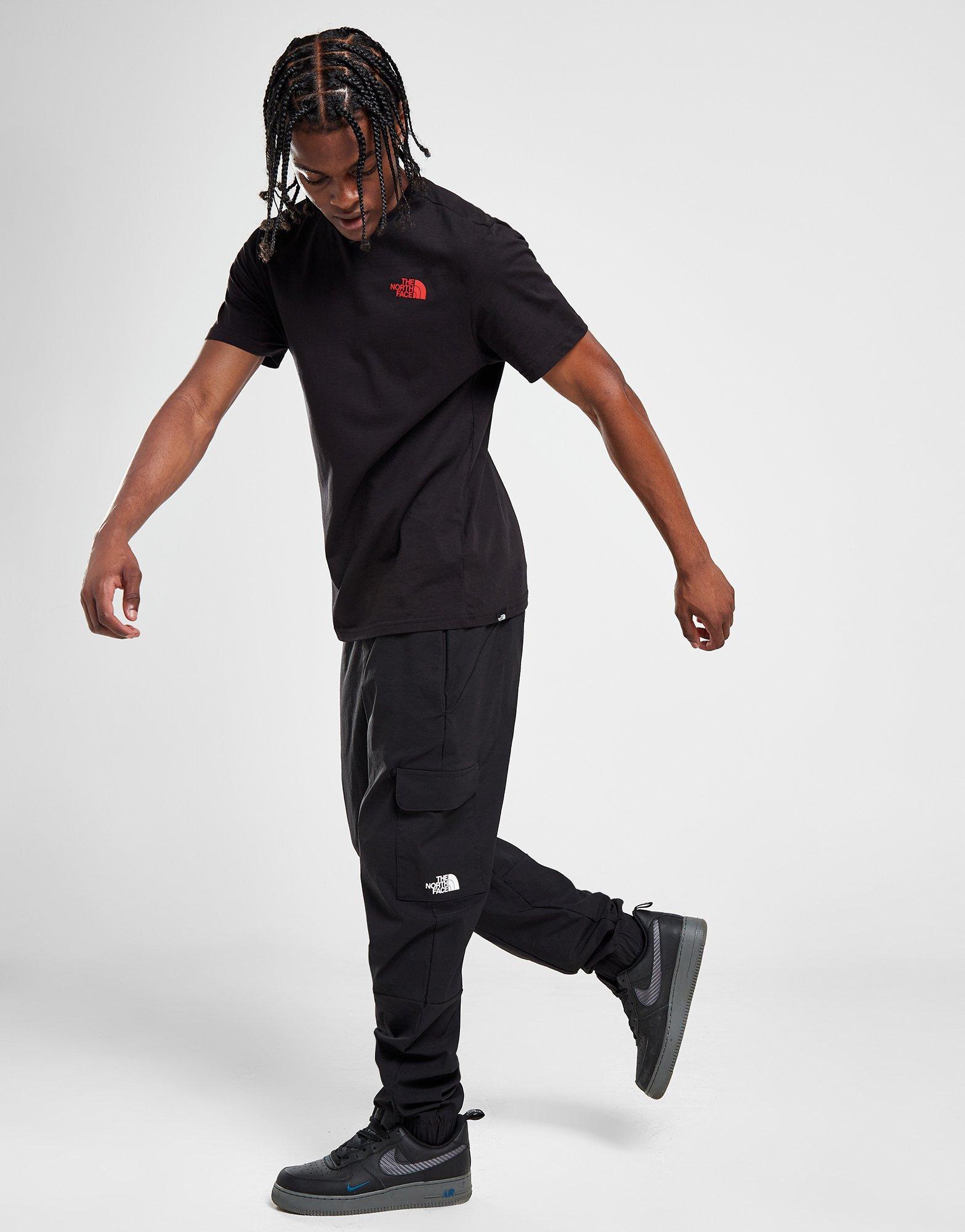The North Face Trishul Cargo Track Pants in Nero JD Sports