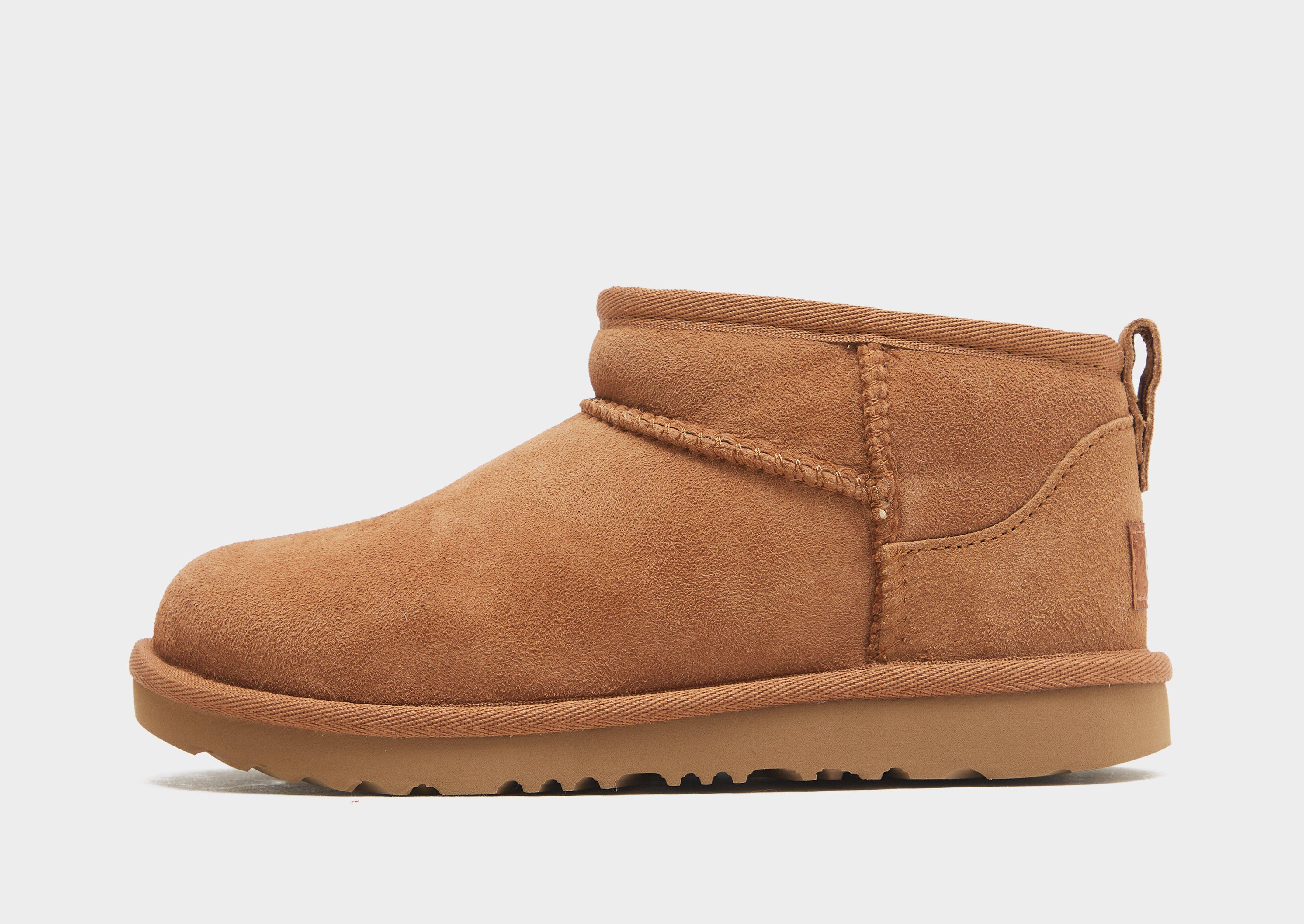 UGG Classic Ultra Mini Stivali Bambino in Marrone JD Sports
