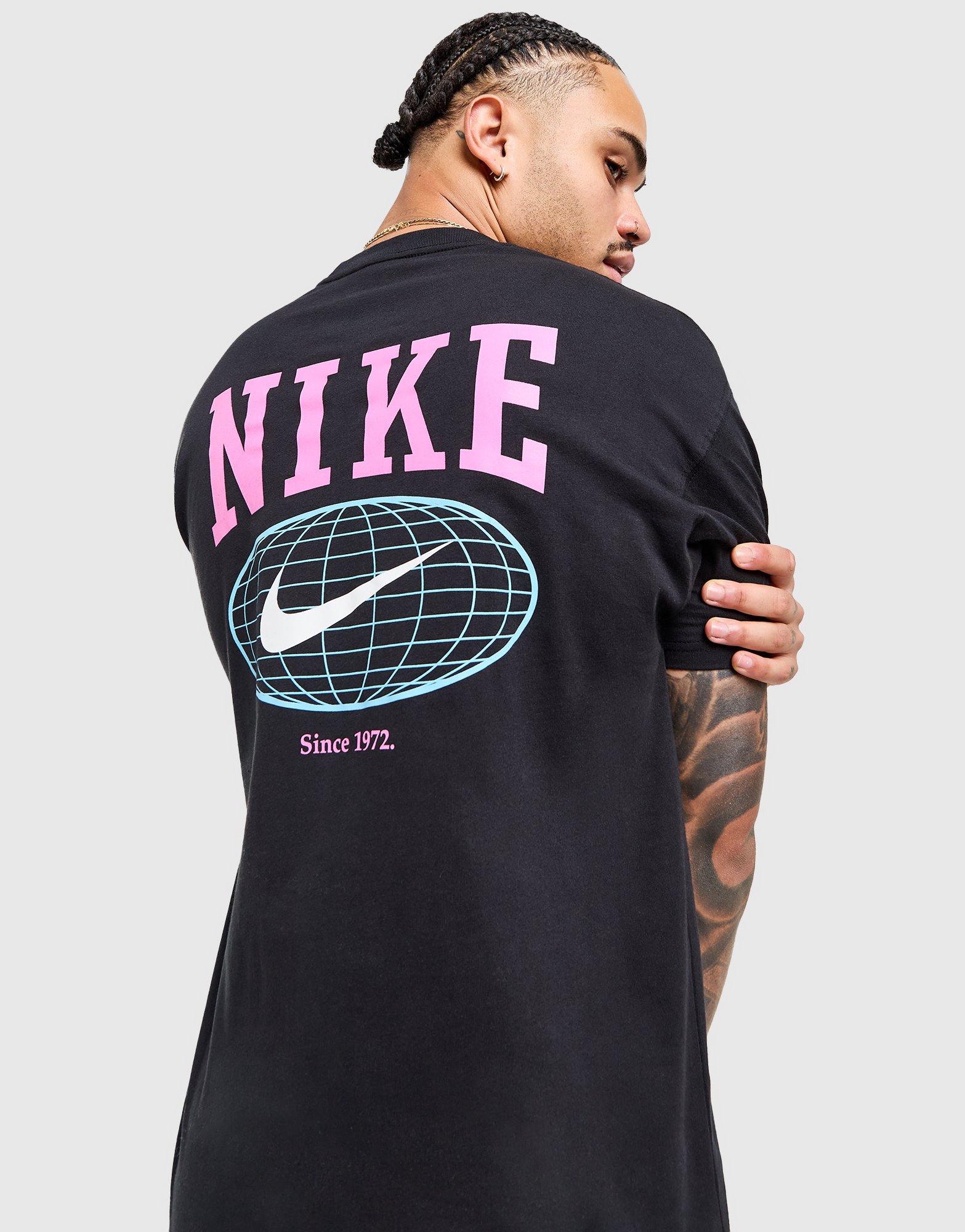 Nike Globe TShirt in Nero JD Sports