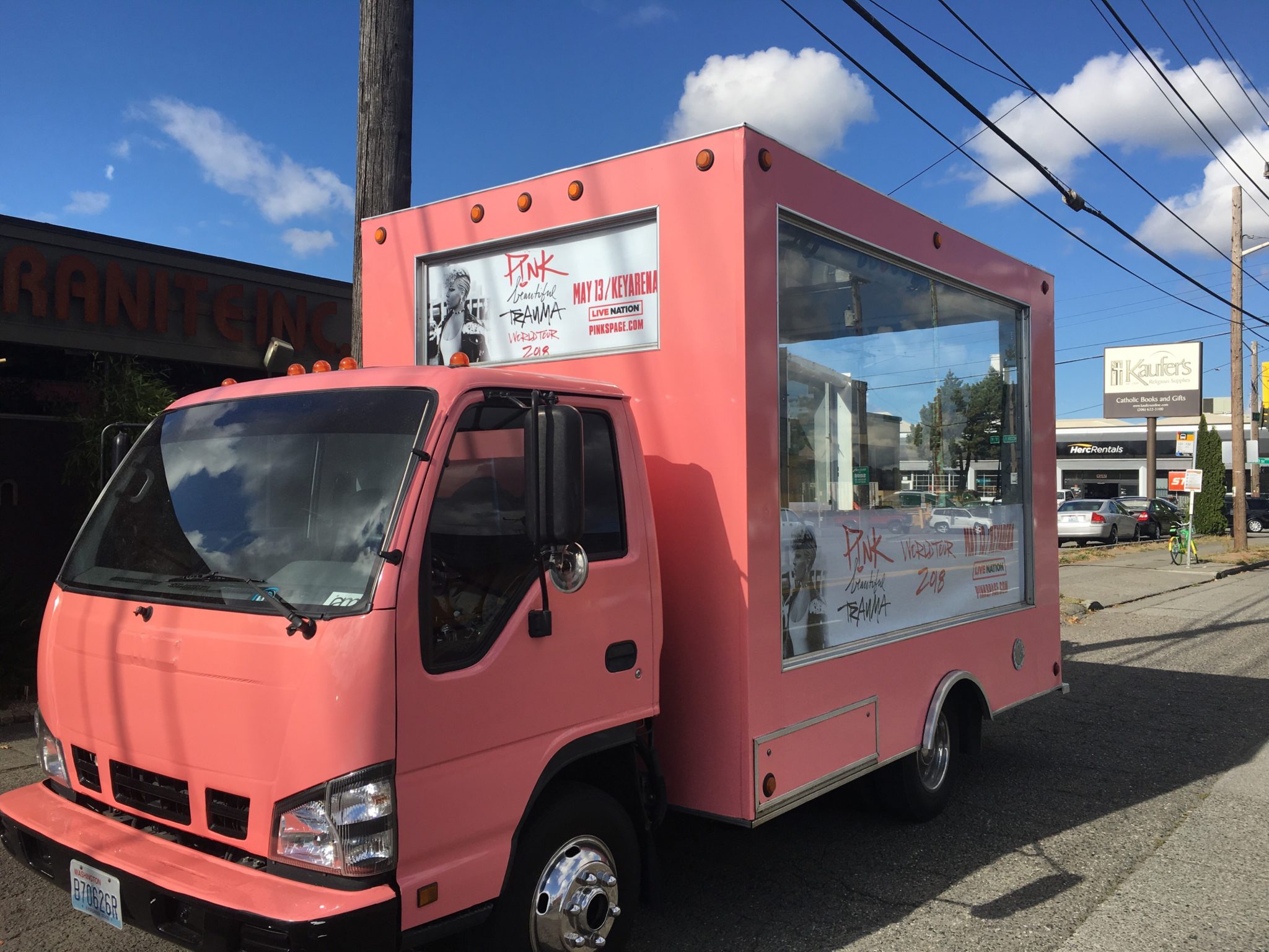3D Display Trucks Mobile Billboard trucks Scrolling Trucks