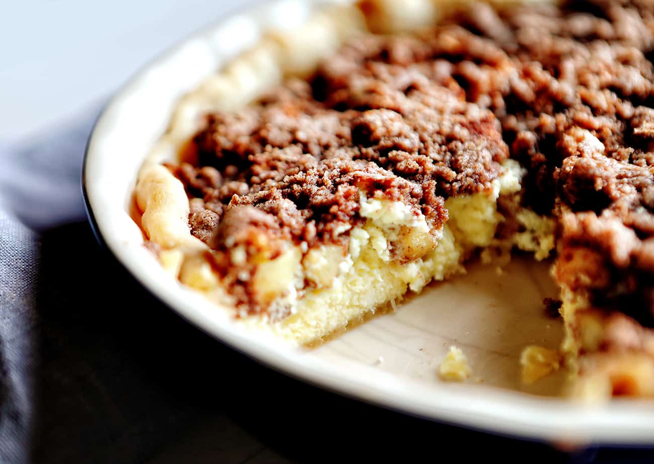 Apple Crisp Cheesecake {VIDEO} i am baker
