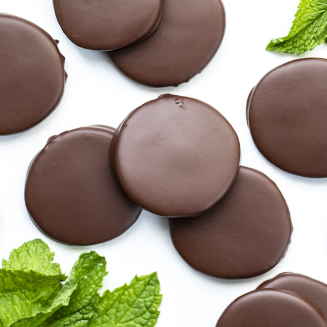 Chocolate Dipped Wafers {Thin Mint Copycat} i am baker