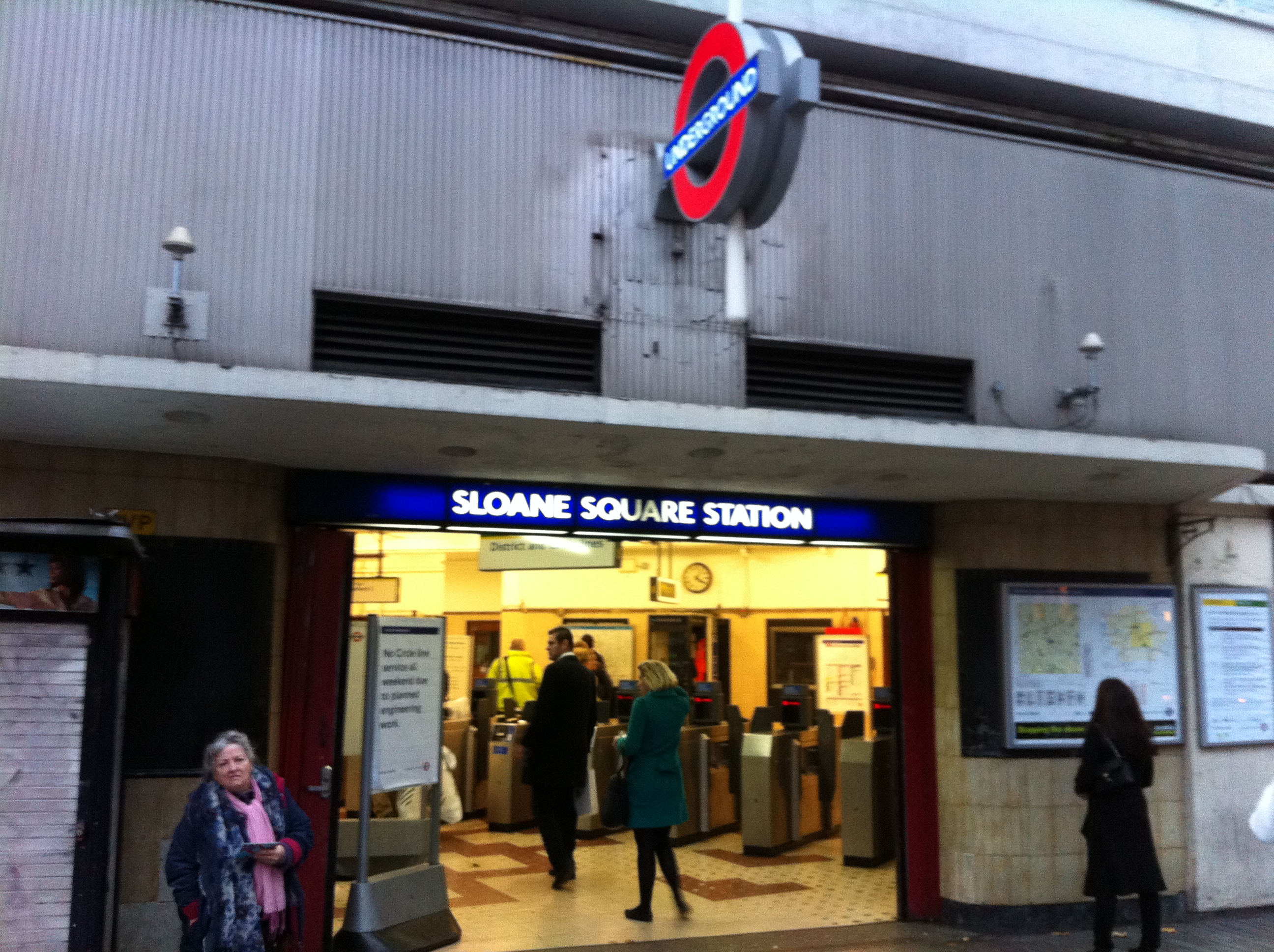 Tube update South Kensington, Knightsbridge and Sloane Square ☆ I am... chase.