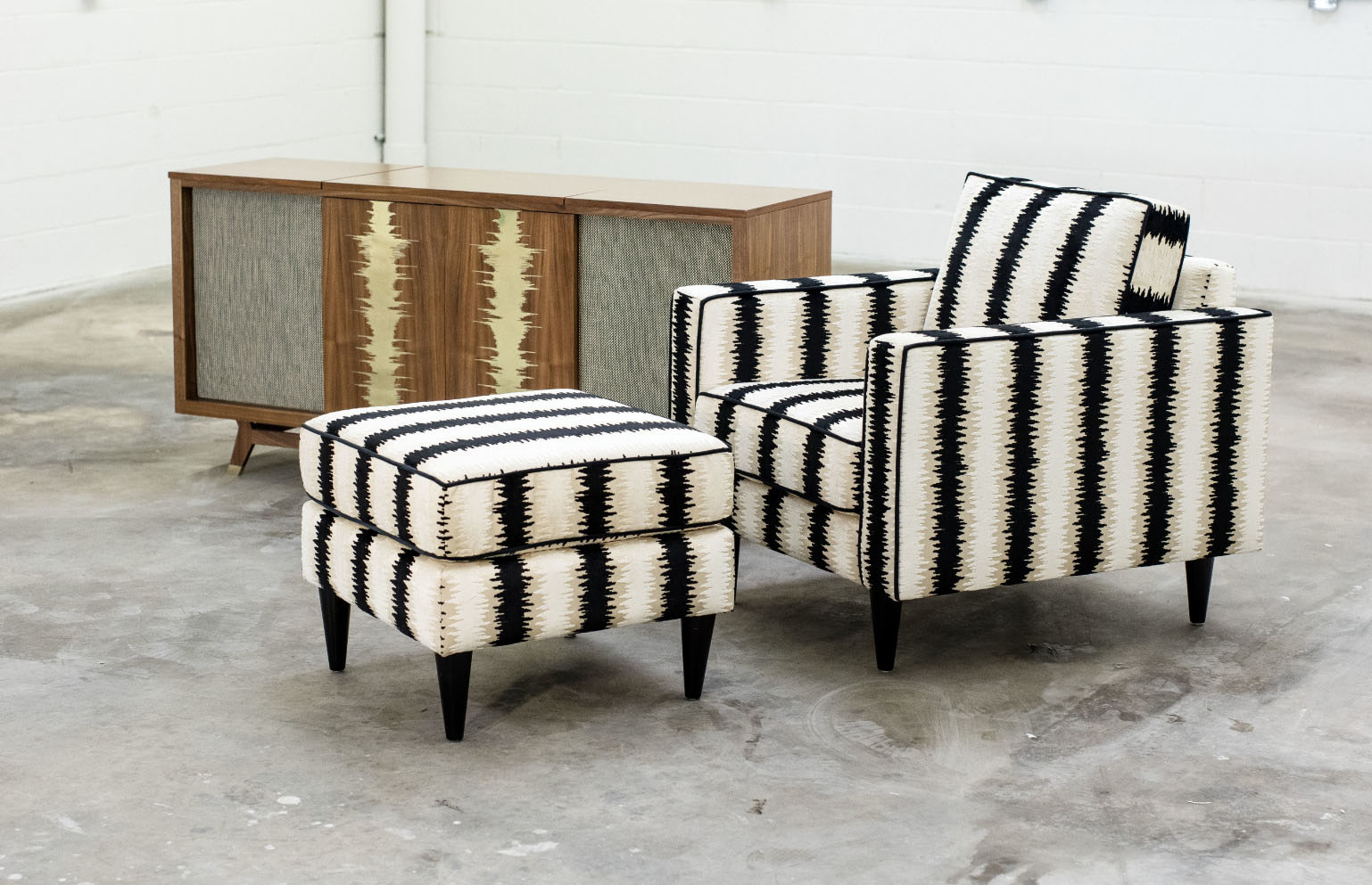 SOUNDWAVE LISTENING CHAIR Luno